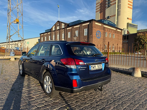 Subaru Outback 3 of 10