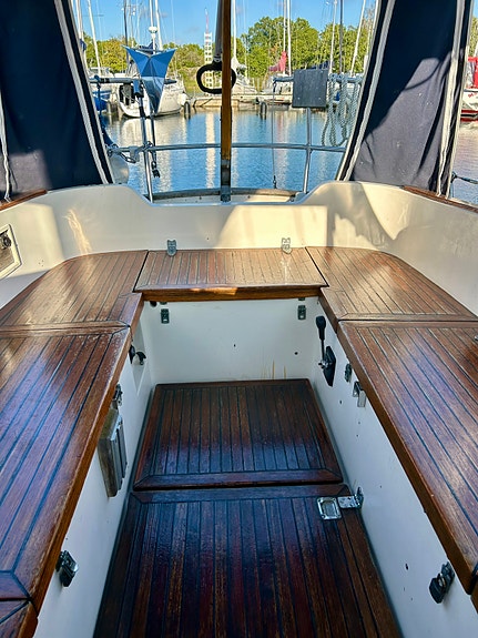 Hallberg Rassy Monsun 31 13 of 28