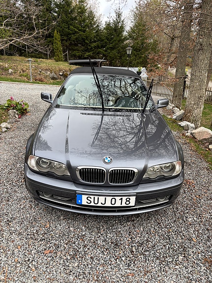 BMW 330Ci 4 of 6