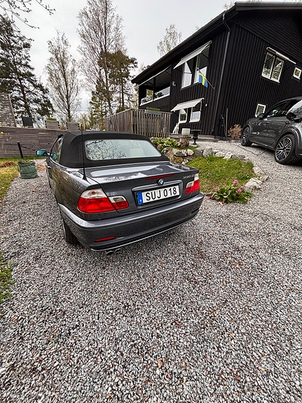 BMW 330Ci 2 of 6