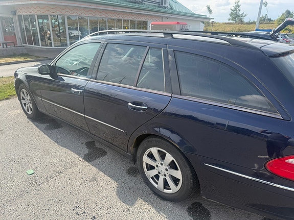 Mercedes-Benz E200 4 of 8
