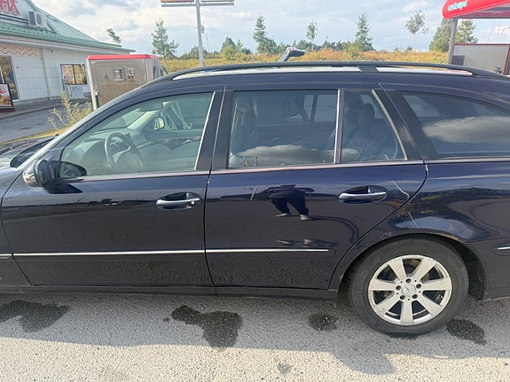 Mercedes-Benz E200 5 of 8