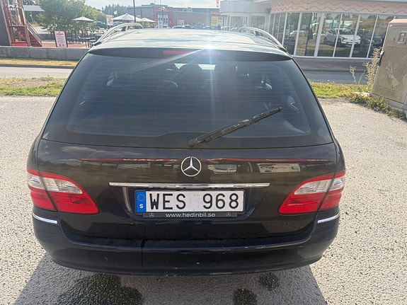 Mercedes-Benz E200 3 of 8