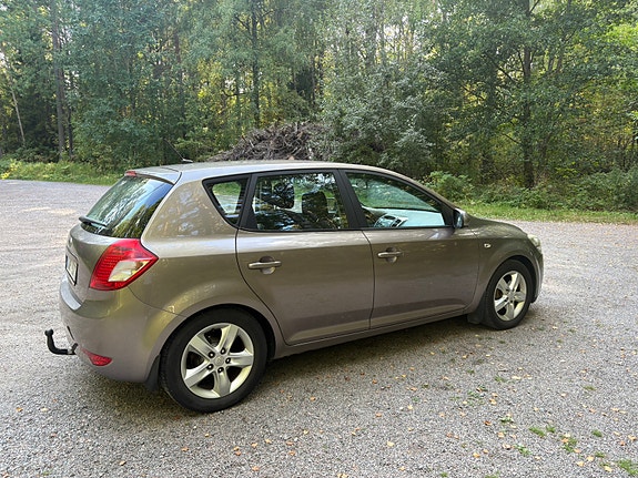 Kia Ceed 3 of 7