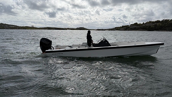 Goldfish 28 Tender – Mercury Racing 400R 10 of 25