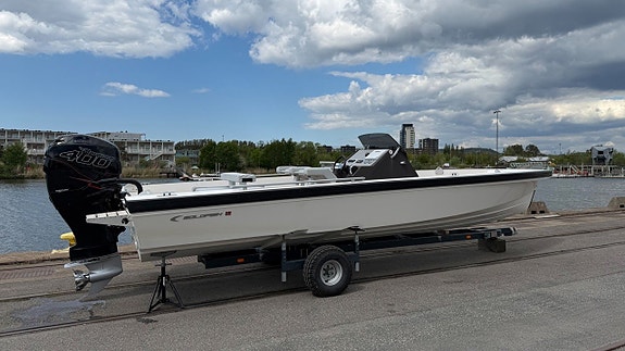 Goldfish 28 Tender – Mercury Racing 400R 3 of 25