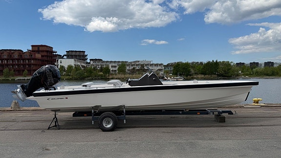 Goldfish 28 Tender – Mercury Racing 400R 2 of 25