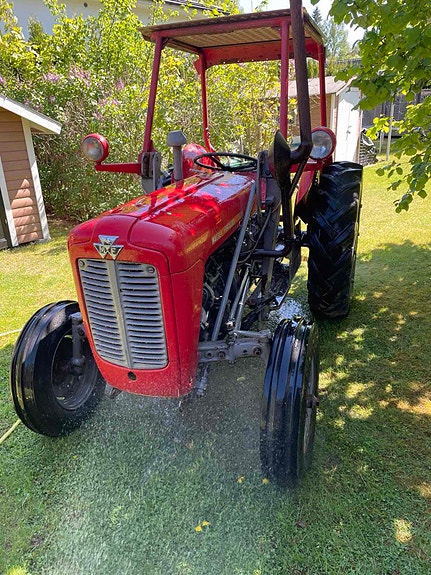 Massey Ferguson 35X 3 of 8