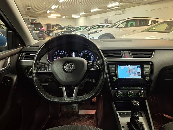 Skoda Octavia 17 of 22