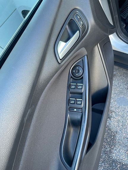 Ford Focus 13 of 14