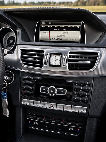 Mercedes-Benz E250 8 of 10