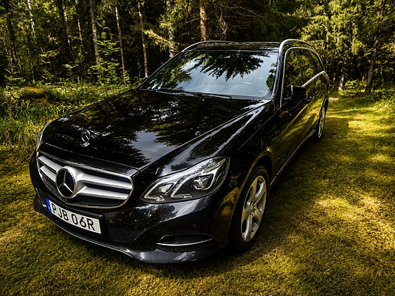 Mercedes-Benz E250 2 of 10