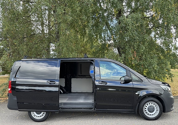 Mercedes-Benz Vito 110 2 of 17