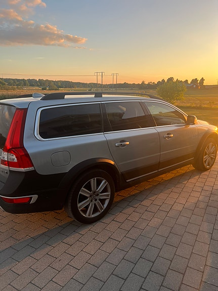 Volvo XC70 3 of 10