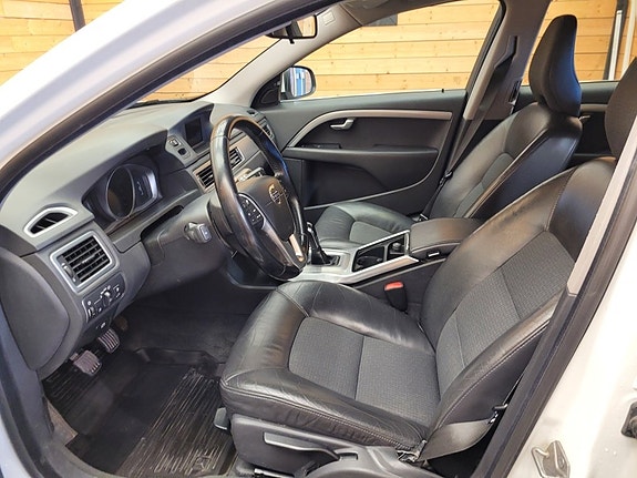 Volvo V70 13 of 22