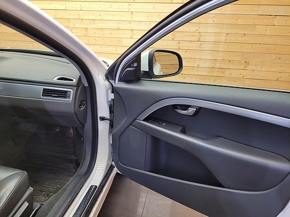 Volvo V70 18 of 22