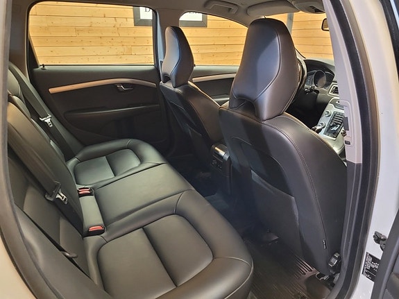 Volvo V70 17 of 22