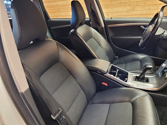 Volvo V70 19 of 22