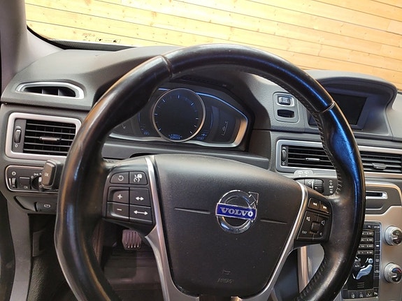 Volvo V70 11 of 22