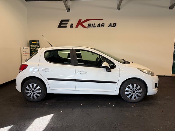 Peugeot 207 2 of 13