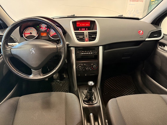 Peugeot 207 8 of 13