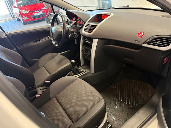 Peugeot 207 12 of 13