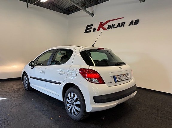 Peugeot 207 3 of 13