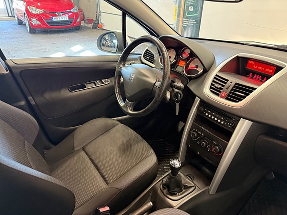 Peugeot 207 13 of 13