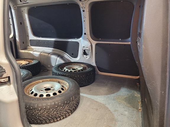 Volkswagen Caddy Maxi 18 of 19