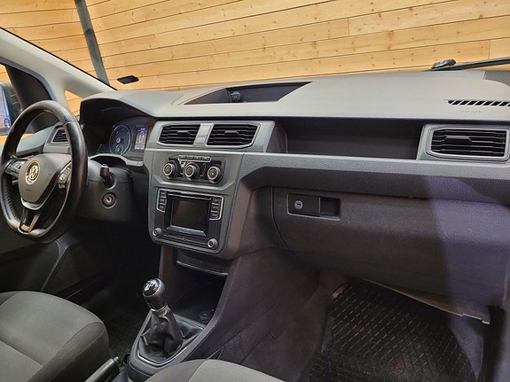 Volkswagen Caddy Maxi 16 of 19