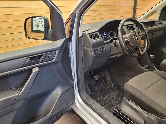 Volkswagen Caddy Maxi 11 of 19