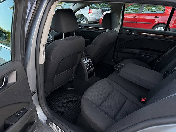 Skoda Superb 16 of 20