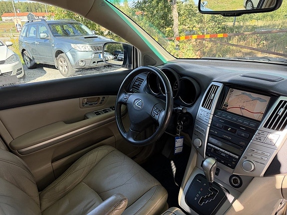 Lexus RX400h 9 of 19
