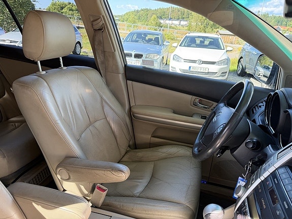 Lexus RX400h 15 of 19