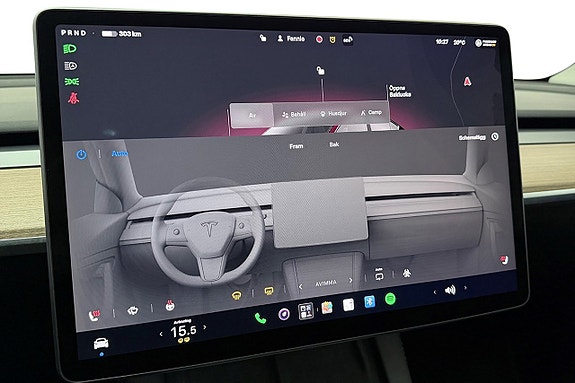 Tesla Model Y 25 of 30
