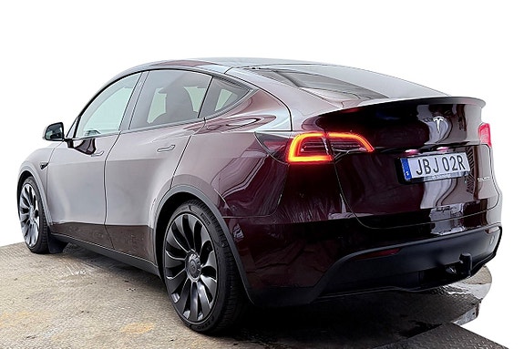 Tesla Model Y 8 of 30