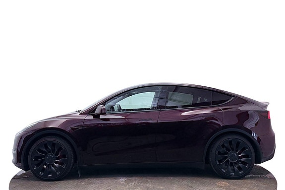 Tesla Model Y 9 of 30