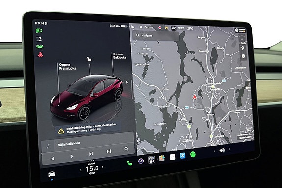 Tesla Model Y 23 of 30