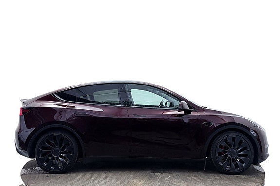 Tesla Model Y 5 of 30