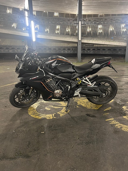 Honda CBR650R 3 of 9