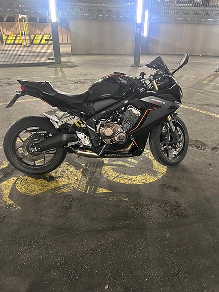 Honda CBR650R 2 of 9