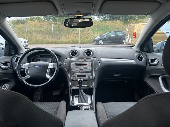 Ford Mondeo 14 of 18