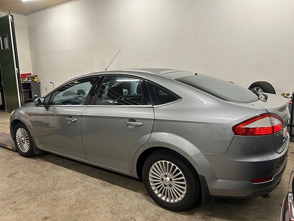 Ford Mondeo 9 of 18