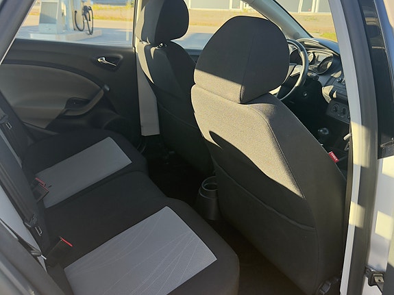 Seat Ibiza 3 of 5
