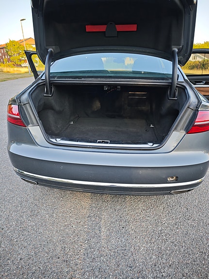 Audi A8 8 of 10
