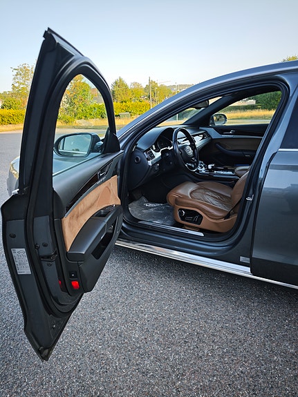 Audi A8 10 of 10