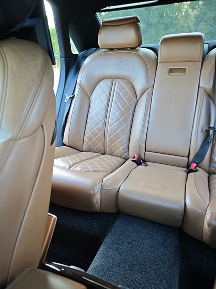 Audi A8 4 of 10