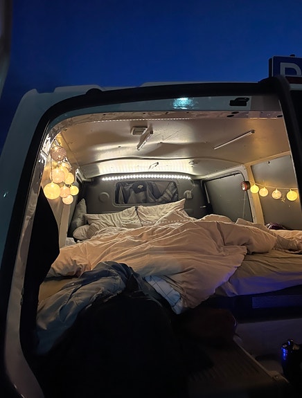Volkswagen Caravelle 11 of 12