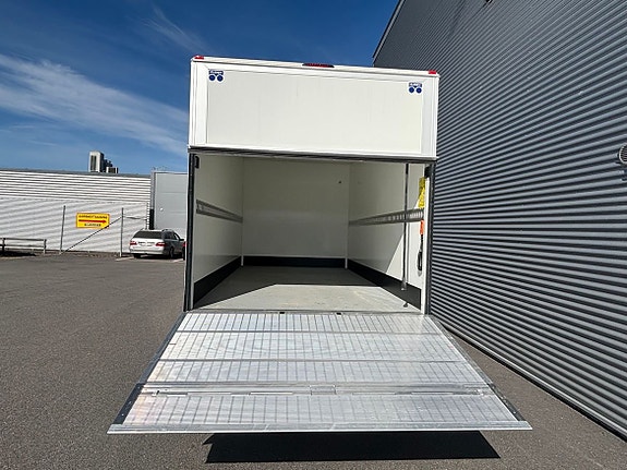 Ford E-Transit 3 of 5