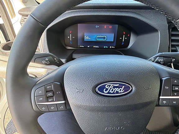 Ford E-Transit 4 of 5